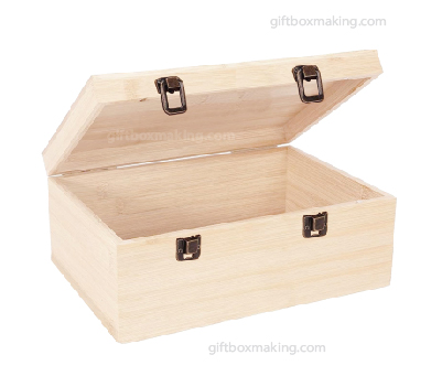 Natural wooden box