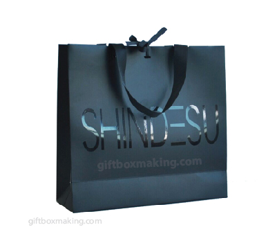 paper bag with spot uv printing